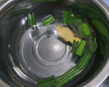 Foto langkah ke 2 dari resep Infused Jahe Pandan.