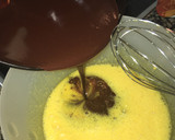 Foto del paso 3 de la receta: Brownie de chocolate con nueces y salsa de fresa