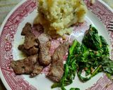 Foto del paso 5 de la receta: Stracetti  (tiras de lomo) salteado con achicoria y puré