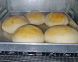 Foto langkah ke 2 dari resep Korean Garlic Cheese Bread.