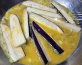 Foto langkah ke 4 dari resep Dadar Telor Terong Ungu.
