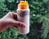 A picture of step 4 of Overnight oats chia seeds with mangoes.