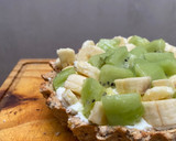 Foto del paso 3 de la receta: Tartita de yogurt, avena y frutas