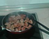Foto del paso 1 de la receta: Lomo con setas y salsa de tomate