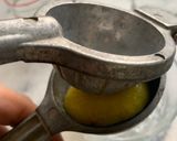 A picture of step 3 of Ice Lemon Tea.
