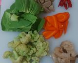 Foto langkah ke 2 dari resep Sapo Tofu Udang.