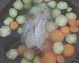 Foto langkah ke 4 dari resep Sayur Bening Oyong Soun Wortel.