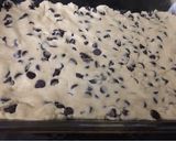 A picture of step 4 of Chocolate chip cookie cheesecake bars.