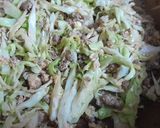 Hình bước làm 1 của món Bắp cải xào thịt