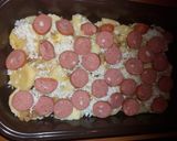 Rakott krumpli kolbásszal és rizzsel recept fázis 3 fotója