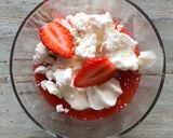 Une image de l'étape 6 de Eton Mess aux fraises 🇬🇧.