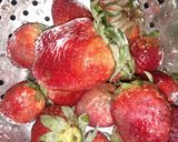 स्ट्रॉबेरी शेक (strawberry shake recipe in Hindi) रेसिपी चरण 1 फोटो