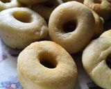 Gambar langkah 6 resipi Donut kampung.