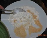 A picture of step 2 of Deep Fried Tomato گوجه فرنگی سرخ شده.