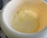Une image de l'étape 8 de Gâteau aux groseilles noires, citron et crème.