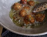 A picture of step 5 of Green sorghum fritters.