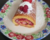 Une image de l'étape 8 de Roulé moelleux à la crème de framboise/fraises et sa chantilly.