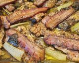 Szalonnás zelleres csirkecomb recept fázis 3 fotója