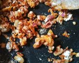 A picture of step 3 of Onion gravy.