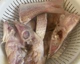 Foto langkah ke 2 dari resep Gulai Ikan Kakap Daun Singkong.