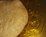 صورة لخطوة 5 من وصفة البيتزا 🍕🍕 المغلية بدون فرن لذيذة وسهلة التحضير