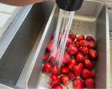 Foto del paso 1 de la receta: Lassi de frutillas