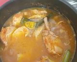 Foto del paso 3 de la receta: Chuleta con hueso en salsa roja