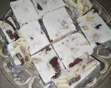 A picture of step 6 of Frozen Cookies and Cream.