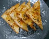 ચીઝ ગાર્લિક બ્રેડ (Cheese garlic bread Recipe in Gujarati) રેસીપી સ્ટેપ3ફોટો