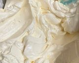 Foto langkah ke 4 dari resep Swiss Meringue Buttercream (SMBC).