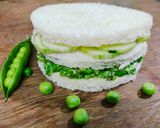 A picture of step 4 of Peas chilli cucumber mayo Sandwich.