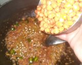 A picture of step 4 of Kala Chana Masala.