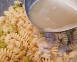 Foto del passaggio 2 della ricetta Fusilli con cicale e zucchini