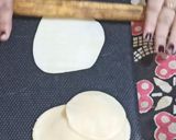 मावा गुझिया(mawa gujiya recipe in hindi) रेसिपी चरण 5 फोटो