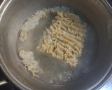 Foto langkah ke 2 dari resep Mie Kuah Telur Orak Arik.