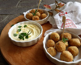 Foto del passaggio 12 della ricetta Polpette di ceci con salsa yogurt