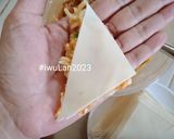 Foto langkah ke 4 dari resep Pangsit Lipat Isi Mie Tahu.