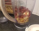 A picture of step 1 of Luq's apple and red grape drink!.