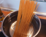 Foto del paso 1 de la receta: Espaguetis cremosos con langostinos