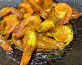 Gambar langkah 4 resipi Udang Goreng Sos Tiram.