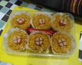 Foto langkah ke 5 dari resep Muffin mie panggang.
