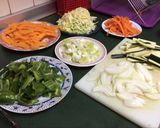 Foto del paso 2 de la receta: Pavo adobado con higos y verduras