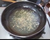 A picture of step 1 of Garlic Chutney.