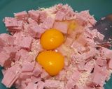 Foto del paso 3 de la receta: Tarta de jamón a los 4 quesos (para 2 tartas)