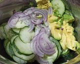 Foto del paso 2 de la receta: Ensalada de pepino viral