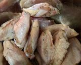 รูปขั้นตอนการทำที่ 2 ของ ปีกไก่ทอด สูตรหมักซีอิ๊วขาว โดย Air Fryer