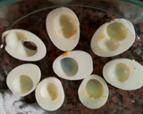 Foto del paso 4 de la receta: Huevos Mimosa rellenos de mejillones en escabeche