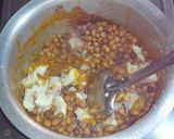 आलू चना ग्रेवी वाली सब्जी(aloo chana gravy wali sabzi recipe in hindi) रेसिपी चरण 2 फोटो