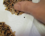 Foto del paso 4 de la receta: Crackers de arroz y sésamo sin gluten y vegan en microondas