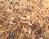Foto del paso 10 de la receta: Fideuà de pato con dátiles y setas Portobello